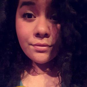 Meet your Posher, Abi